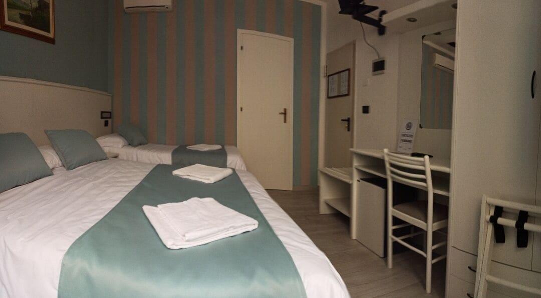 Hotel Leonardo Pisa Esterno foto