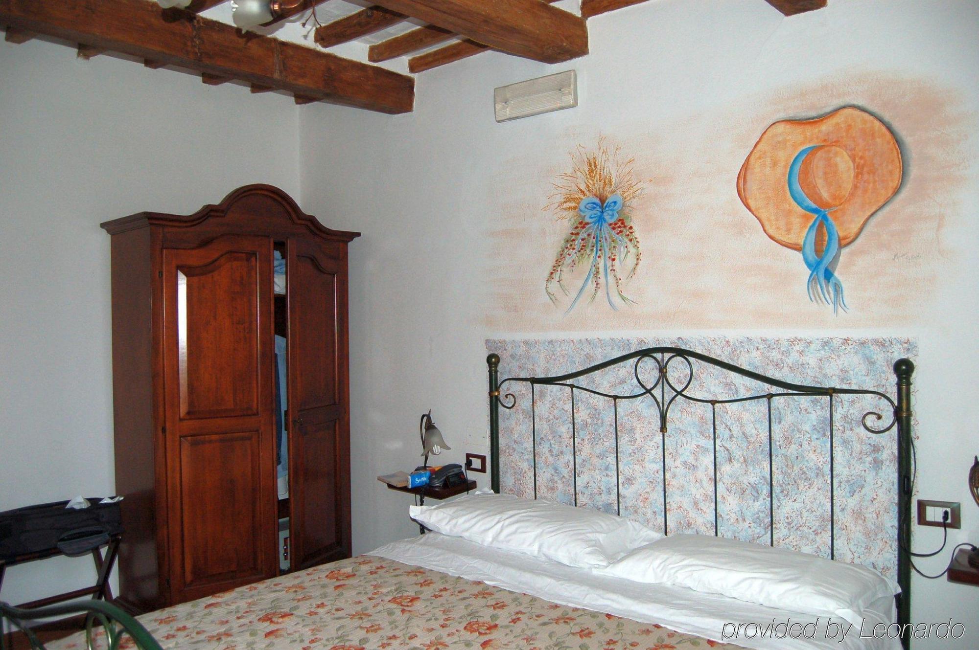 Hotel Leonardo Pisa Camera foto